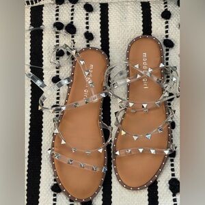 Madden girl clear stud sandal sz6.5